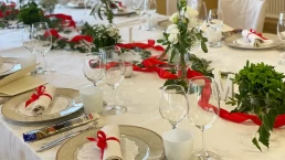 bicchieri piatti tavolo matrimonio